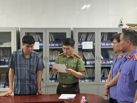 Trưởng khoa Bệnh viện tâm thần nhận hối lộ để cho bệnh nhân ra ngoài