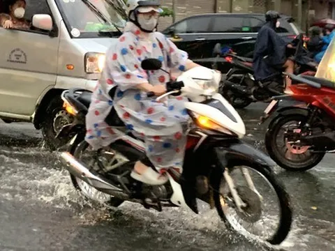 Chiều tối 17-6, TP HCM mưa dông nhiều nơi