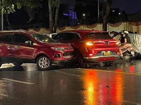 Hà Nội: Nhiều ô tô và xe máy va chạm liên hoàn trên đường Lê Trọng Tấn, 1 người nhập viện