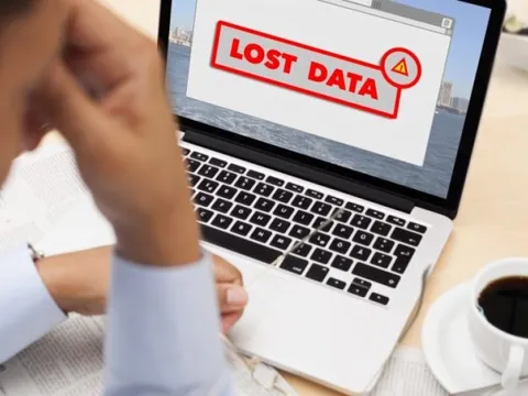 Cổ phiếu vừa tăng dựng đứng, một DN bất động sản nghìn tỷ báo gặp sự cố mạng, mất dữ liệu kế toán chưa thể khôi phục