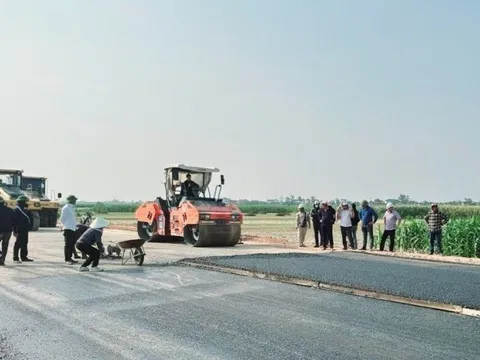 Đẩy nhanh tiến độ dự án đường ven biển hơn 4.600 tỷ đồng ở Nghệ An