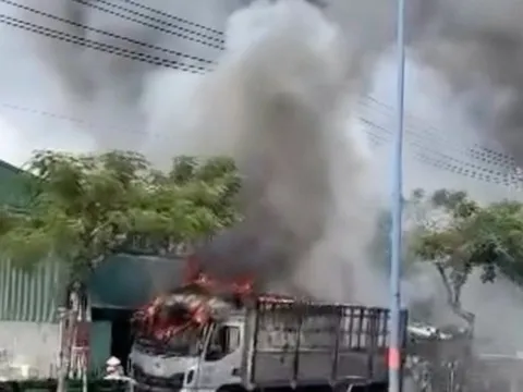 Cháy cơ sở bột nhang ở TPHCM, 2 người tử vong