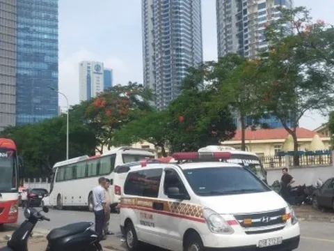 Điều tra vụ người đàn ông tử vong trên ô tô tại Hà Nội