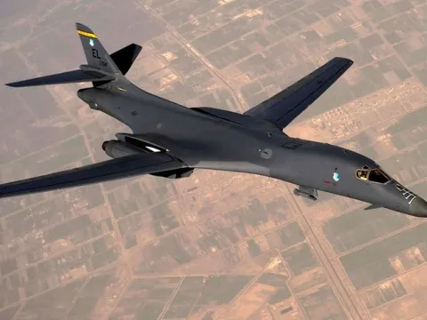 5 công dụng chiến lược của máy bay ném bom hạng siêu nặng B-1B Lancer