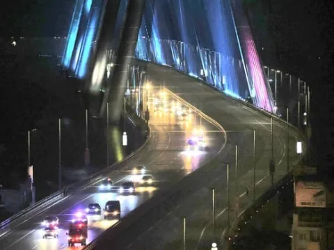 Đoàn xe hộ tống Tổng thống Nga Putin về trung tâm thủ đô Hà Nội