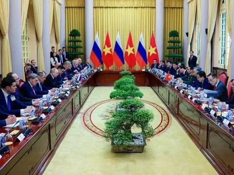 Chủ tịch nước Tô Lâm hội đàm với Tổng thống Putin