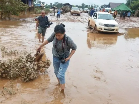 Trọn vẹn mối tình khắc cốt vượt mưa bom, bão đạn