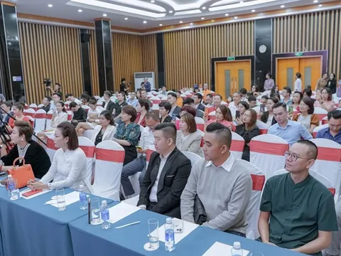 Từ “bà hoàng phòng ngủ” đến “làm chủ thế giới” – Bí quyết vươn tới hạnh phúc và thành công