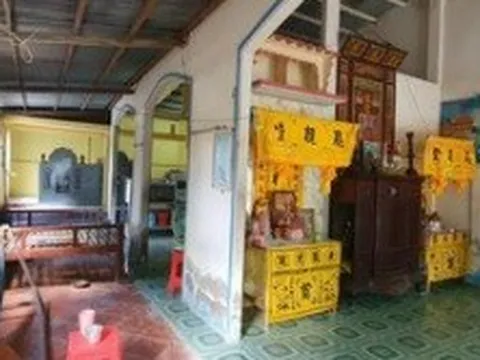 Gia đình vẫn nhất quyết chôn vợ chồng cụ ông trong căn nhà tranh chấp