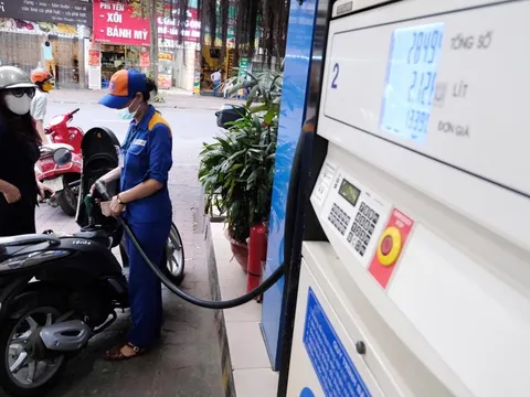 Giá dầu thế giới giảm gần 4 USD trong phiên giao dịch sáng 28/3