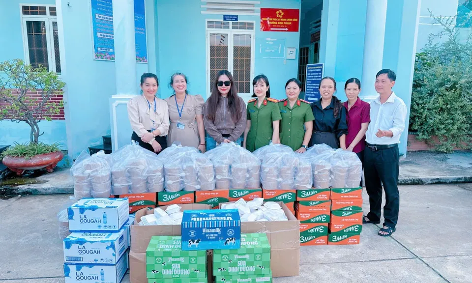 Tấm lòng của chị Diệu Khả Ngân giữa tâm lũ phường Bình Thuận, tỉnh Lâm Đồng